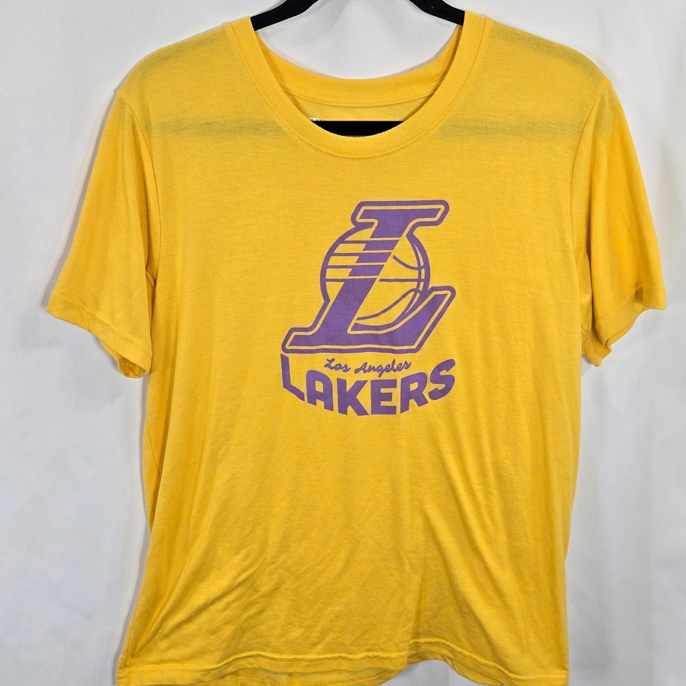 Los Angeles Lakers NBA‎ T-Shirt Gold Purple Graphic Tee Size Medium Soft Yellow